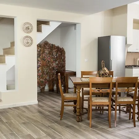 Πανσιόν Faro Bianco - &