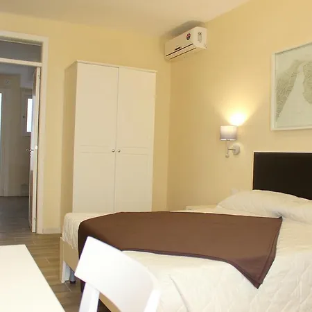 Πανσιόν Faro Bianco - & 3*