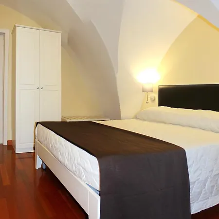 Pensión Faro Bianco - & 3*