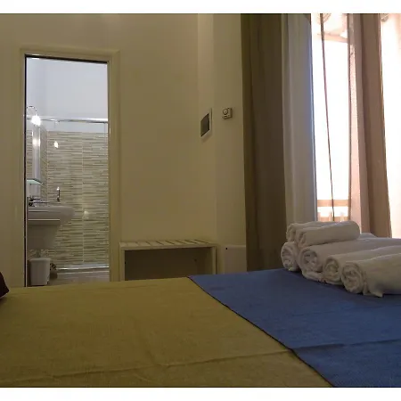 Faro Bianco - & Pensión 3*